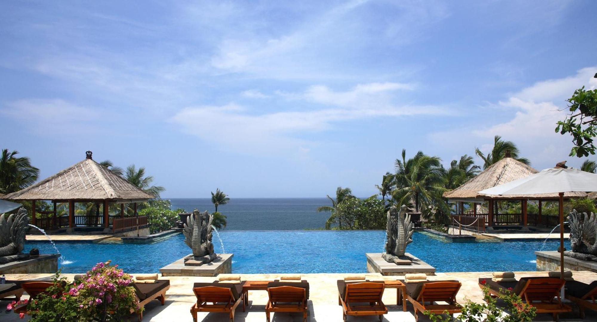 Ayana Resort Bali Jimbaran Extérieur photo Infinity pool at the resort