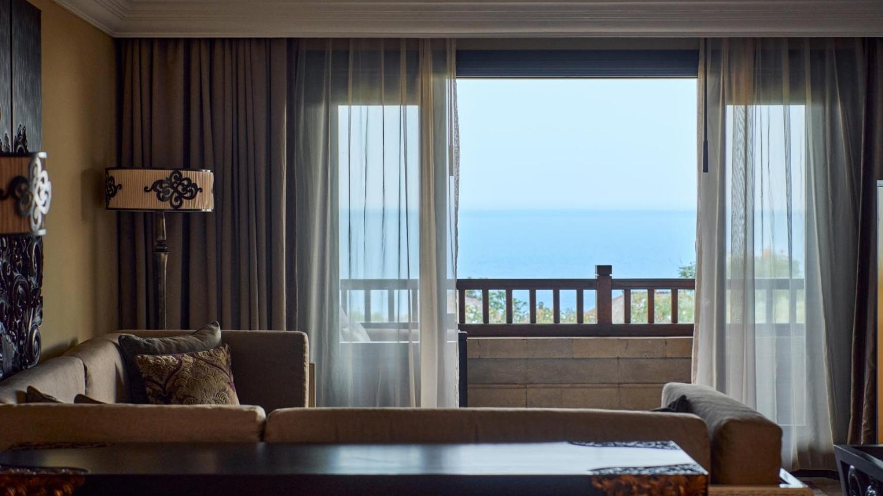 Ayana Resort Bali Jimbaran Extérieur photo A room at the hotel