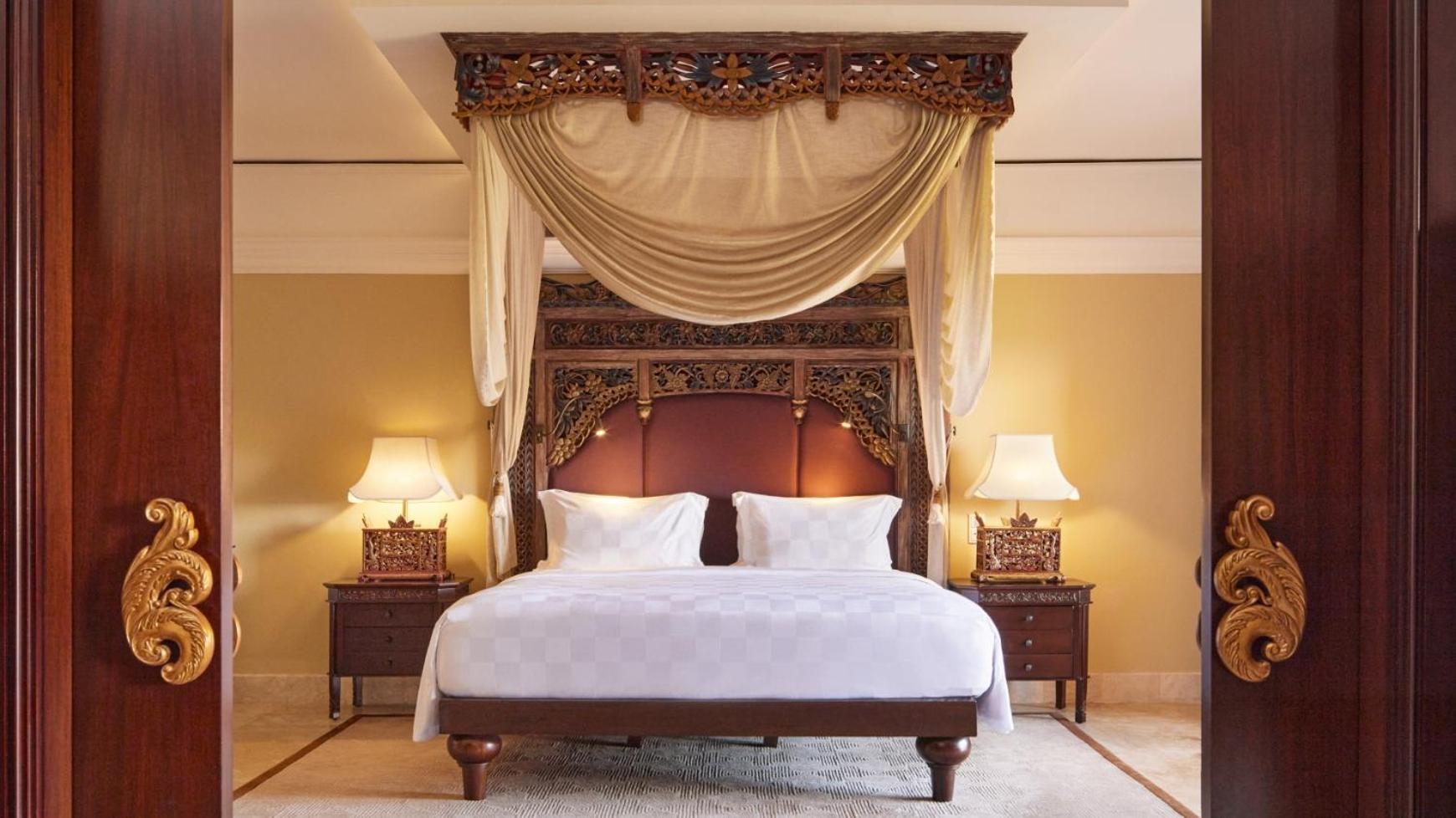 Ayana Resort Bali Jimbaran Extérieur photo A bedroom at the Taj Mahal Palace
