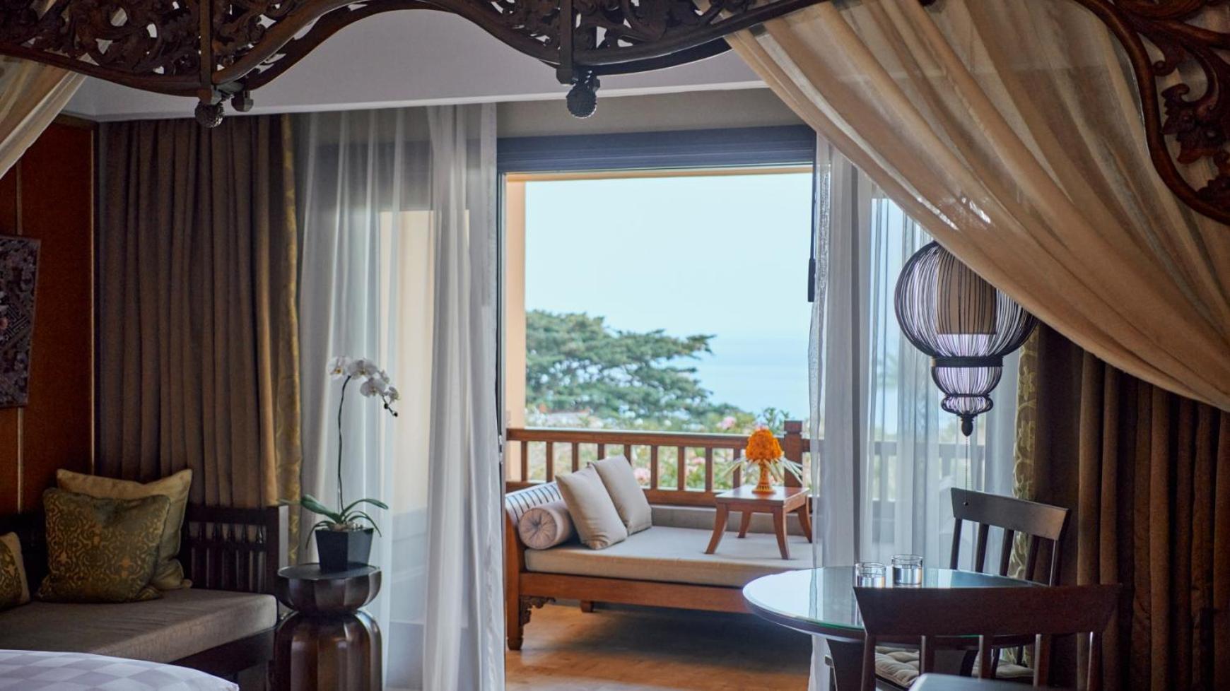 Ayana Resort Bali Jimbaran Extérieur photo A room at the hotel