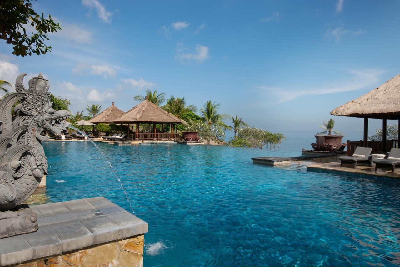 Ayana Resort Bali Jimbaran Extérieur photo Infinity pool at the resort